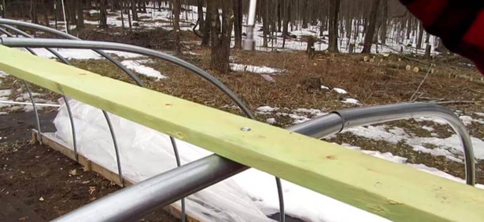 attaching the hoops together using rail